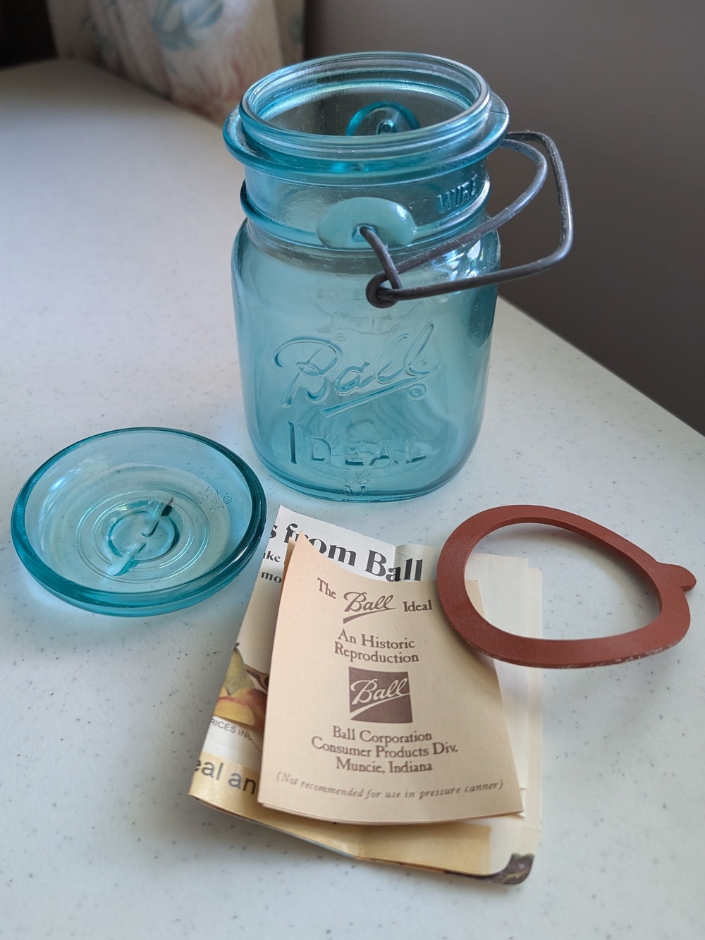 Set Of 4 Blue Ball Ideal Glass Mason Jars with Wire Bail Lids Farmhouse Decor
